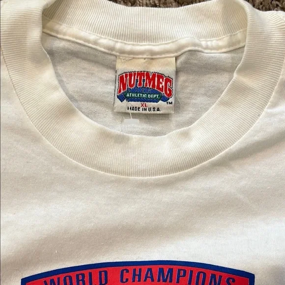 Never worn Vintage NBA Finals Graphic Isiah Thomas T-Shirt - Picture 4 of 6